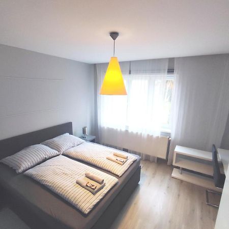 Alisa Apartments Kostomlaty nad Labem Buitenkant foto